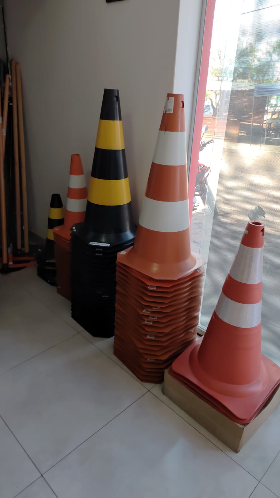 Cones de sinalização à venda